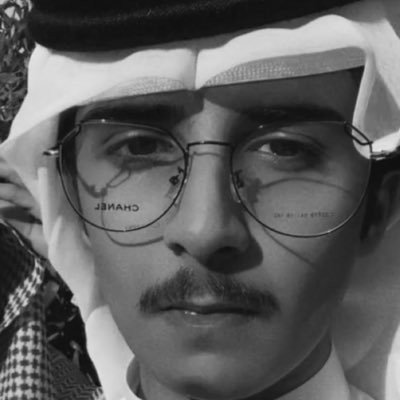 عايش لي ثلاثين سنة ، أحب الأغاني والشعر وأهله