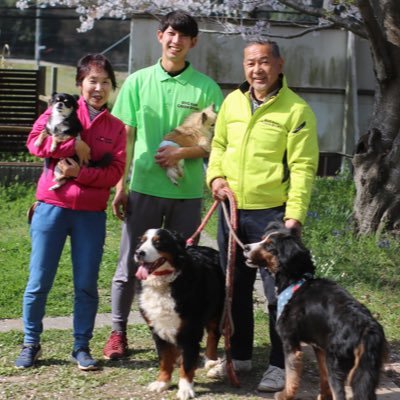 休業日: 木・金（祝日は営業） 営業時間: 9:00〜18:00(4月〜9月) 住所: 兵庫県小野市樫山町1475-57 還暦を迎えた夫婦が老後の楽しみのために作った手作りドッグランです👴👵  YouTubeも始めましたので、ドッグラングリーンドームで調べて見てください🐶✨