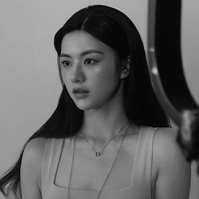 #𝐂𝐘𝐁𝐄𝐑 ; can be queen without king