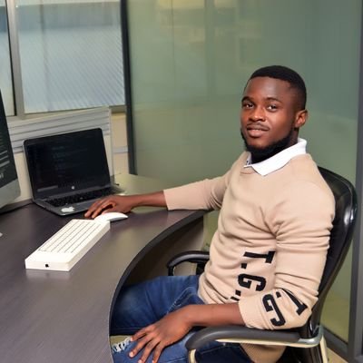 Software Engineer. An ambitious programmer, lover of soccer and technology.