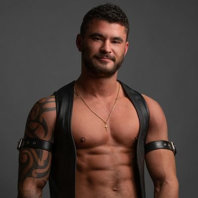 Hey lads, give my solo account a follow 😈 London lad born & bred! PT by day - OF/JFF by night! More RTs = More Filth! 😈 follow the link below for more content