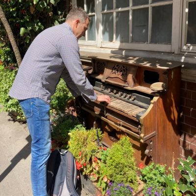 frankfurt2312's profile picture. Born communicator. Proven optimist. All views are my own.