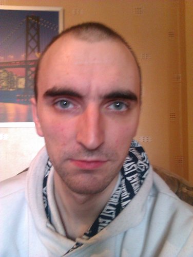 Hi I'm Andy from UK. I'm a nice down to earth guy who enjoys a chat. I'm also single