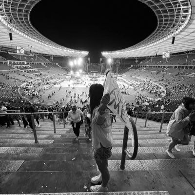 elli_mavie's profile picture. i run away in my sleep and dream of @coldplay 💫love❤️