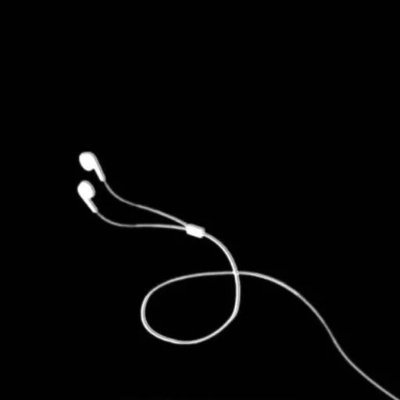 estrltnnt's profile picture. 