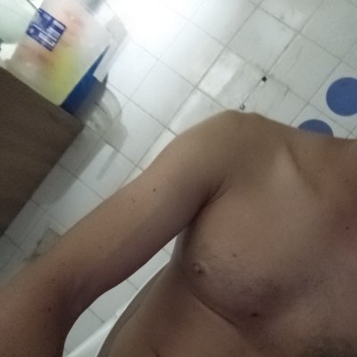 Me gustan las emociones fuertes reales y ke son naturalmente full sexuales, donde se note la pasión por la arrechera, me encanta ke las personas me deseen Rr.