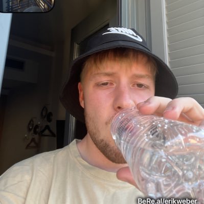 esisterik's profile picture. Weltmeister im Schach und Boxen