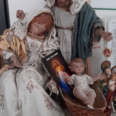 Dios me ama. Mamá, Hija, Esposa, Especialista Empresarial. Líder con el don de servir con amor y humildad.
