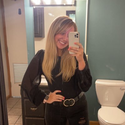 scretsinger21's profile picture. 