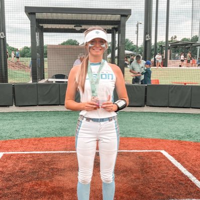 loren_sweat's profile picture. •Kansas Fusion Softball• Derby Highschool• Class of 2025 OF, Bats L, Throws R,- 4.3 GPA