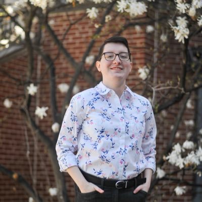 CaraHassenstab's profile picture. in a constant state of bi panic | not broken, just in motion