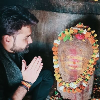 ‘ एको अहं, द्वितीयो नास्ति, न भूतो न भविष्यति ’
😊😊