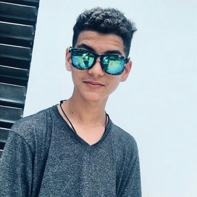 Soy Cristiano Cubano Músico Hijo de pastores y Memero.