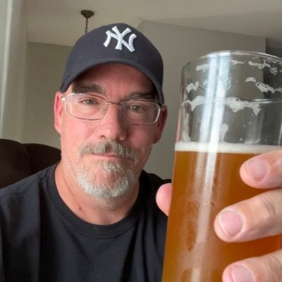 Dad, Husband and a born and raised sports nut. Carpenter/Teenage chauffeur during office hours. #Core5 #Yankees #UConn and anything you can brew 🍻☕️#Cheers