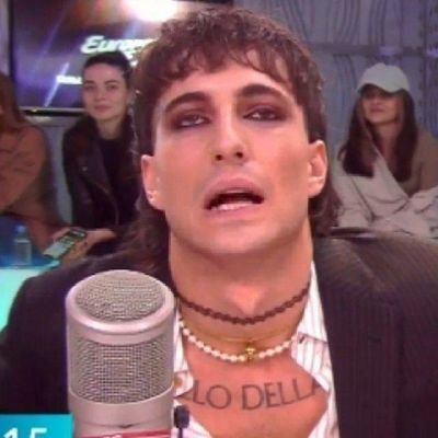 theremaneskin's profile picture. ig: @theremaneskin
|| sc: ~jelenyyhere ||
I'm here to support them!🖤