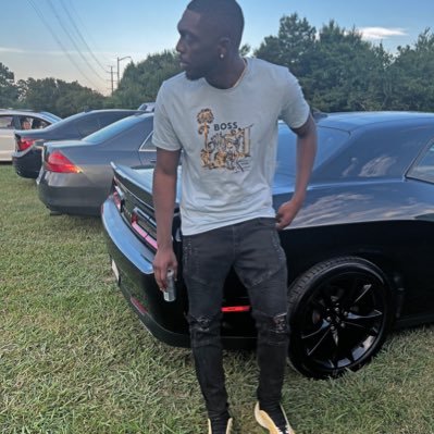 I don’t wanna chill I wanna ball and let my kids tear up the yard. #LLQ 804. NSU 🎓’18.
