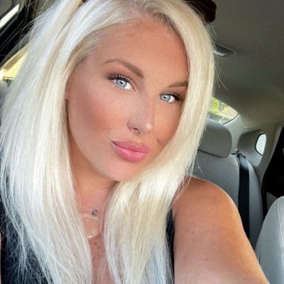 lindsvick's profile picture. Dog Mama.🐾 #FlyEaglesFly 🦅 #TTP