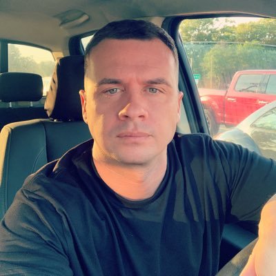 DonRich40699453's profile picture. flâner.
