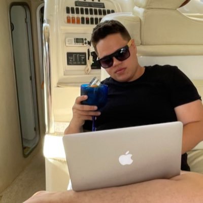 Kayrinhooooo's profile picture. Perder para a razão é sempre ganhar 🍀