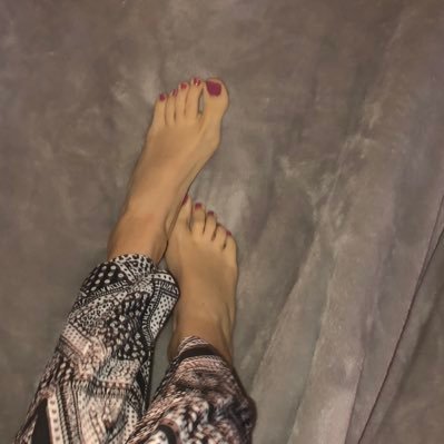 feet pics for sale $15 a piece,$10 per additional picture special requests are $20 send tips to my cashapp $cjd3337