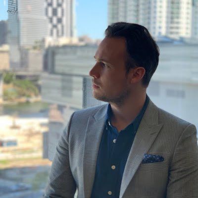 Investor 🏛 Finance lover 📚 Raising Funds 🎧 Sharing ideas, knowledge, unique deals, and some laughs & memes.

👇 Learn more about me here in my LinkedIn.