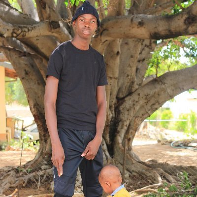 kidzieh_glg's profile picture. Artist 
Basketball Player