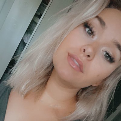 ArielSalter's profile picture. •yes just like the mermaid ✨🐚            •she/her/hers