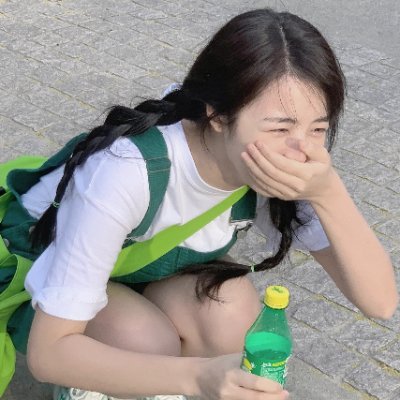 LILIAN49579842's profile picture. 100%互关互粉~~🇨🇳🇨🇳🇨🇳坚持一个中国的原则！follow me and i ll follow back soon！Chinese dont lie!Flow Back ！😜😜😜😜💯💯💯💯💯💯💯