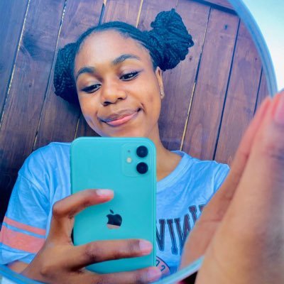 vuyiswa_makai's profile picture. You are the sun of my life,stay 92,935,700 miles the fuck away from me🙃