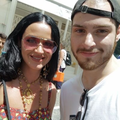 CristianVic97's profile picture. 28 years ♋ -
PWT 21/02/2015 -
Katy Perry liked my tweet. 23/07/2016 -
WTT 02/06/18 -
I met Katy 17/07/22 -
TLT 30/10/25 -
#143 🦋🧡