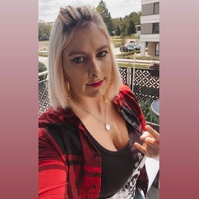 Susan58985812's profile picture. I never hate anybody. I has friends around from different country. I was told I am a nice person. If you are a lady I call you young gorgeous woman. I call man