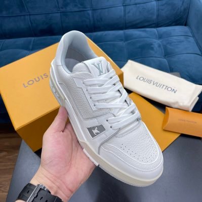 1:1 Replica Shoes, Bags & Clothing all sourced following my own experiences trying to buy 1:1 quality items. Any top designer item can be sourced. UK based