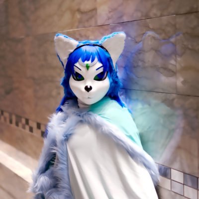 Cosplayer in western Canada goes mermaiding and plays overwatch and loves everything Krystal fox.