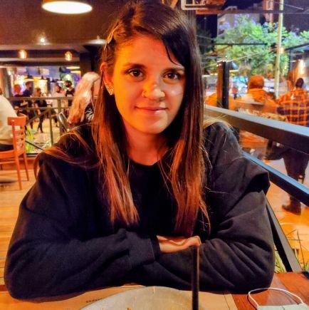 AnaluzLpz's profile picture. 