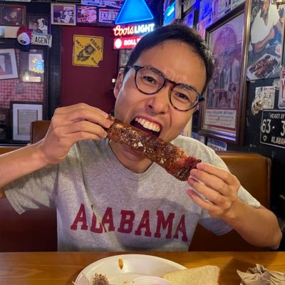 ariyoshihirofum's profile picture. 翻訳、研究、執筆など。アラバマ大学英文科博士候補生・非常勤講師。訳書、メアリ・ノリス『カンマの女王』(柏書房) 、 ニコルソン・ベイカー『Ｕ＆Ｉ』(白水社)。1987年北海道旭川市生まれ。