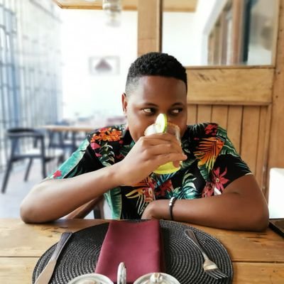 Authentic_Lay's profile picture. I am that scientist. #MUFC #GGMU