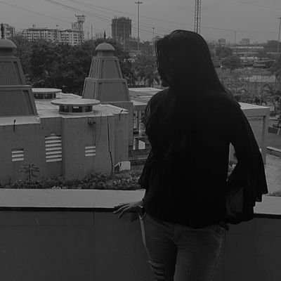 Aishwa_'s profile picture. Trying to escape ✨
🌻