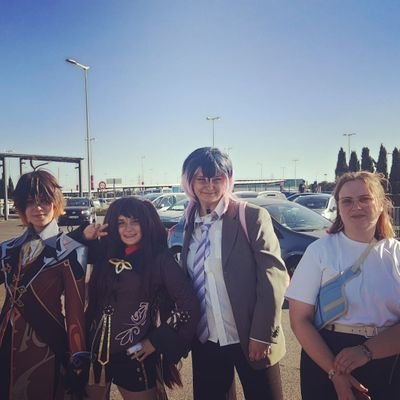 French Cosplayers
4 members
-Miyu
-Alaya
-Taëhan
-Medy
Instagram : RedString.cos