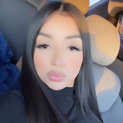 janetr300's profile picture. Todo es superficial, nada real
