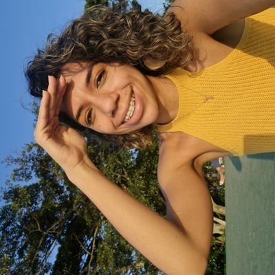 _camilaspacheco's profile picture. Professora e aspirante a ex-bbb