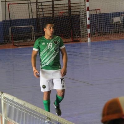 📍 || Coimbra
♉ || 17 years
🏉 || Rubgy club da Lousã
💚 || Futsal//A.D.S.
😜 || Solteiro
💙 || Porto até morrer