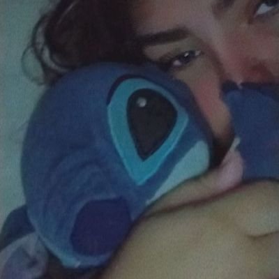 Lágrimas cheias sentimentos, formam poemas em lenços de papel