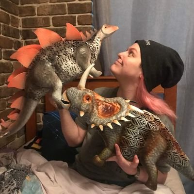 Trans Rights! Couch Peloton, DnD, Cake,🐂🐄🤵‍♀She/Her 📷ID: Banner- Elise feeds a cow! Profile- Elise holds 2 dino statues                           
日本語オーケー👍