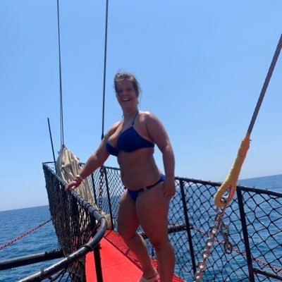 csoma_gabriella's profile picture. 2️⃣5️⃣💉💊#NURSE💏P.M Online networker