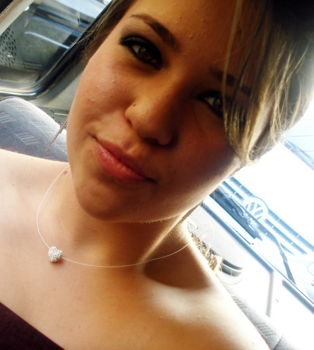 Laahryssa's profile picture. Sou um annnjo, até lerem os meus pensamentos!