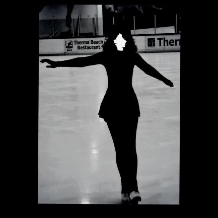 Eveline Nikiforova
figure skater