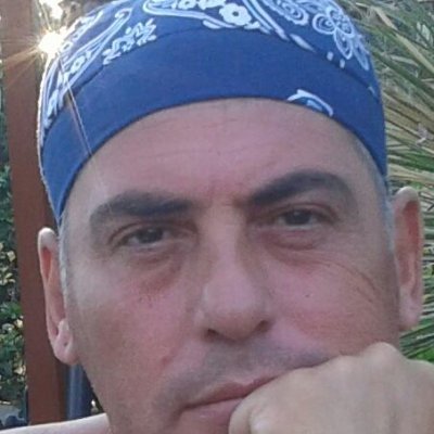 “Veri pirati noi siam ! Contro il sistema lottiam !
Ci esercitiamo a scuola a far la faccia dura
per fare più paura !” - 'Il rock di Capitan Uncino'