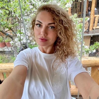 Sandrinecaste10's profile picture. Coeur Libre 🌹