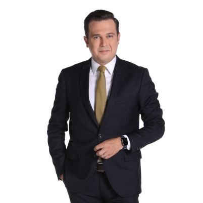 osman_girgin's profile picture. TV Habercisi @ntv // Hafta içi 07.00 #GüneBaşlarken hatıralar; bir keskin kalem, bir kırık gözlük. ha bir de sekiz köşe kasket, kırk düğmeli yelek...