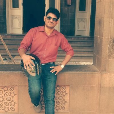 zinje_yash0899's profile picture. 𝙰𝚕𝚘𝚗𝚎